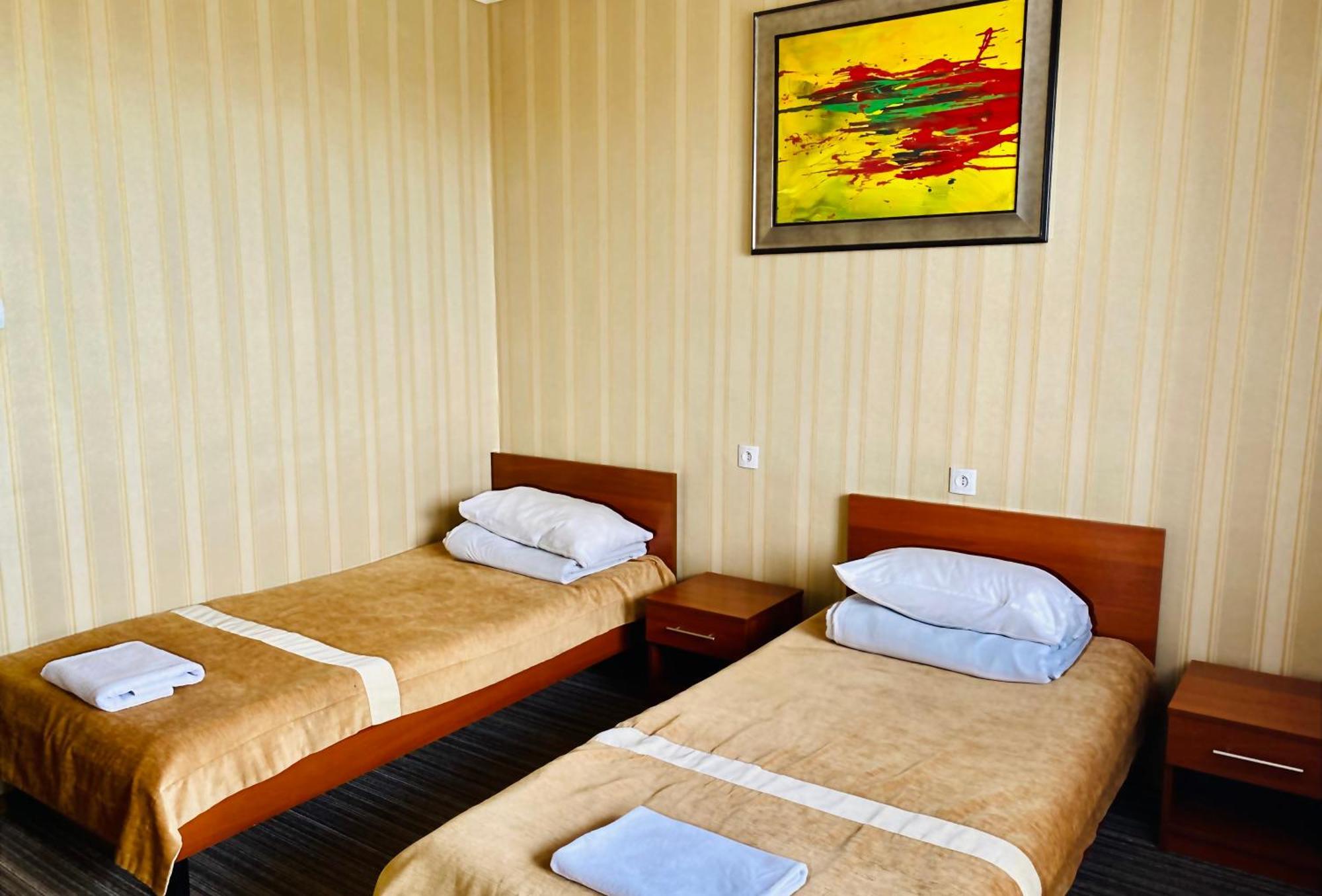 Intourist-Zakarpattia Hotel 乌日霍罗德 外观 照片