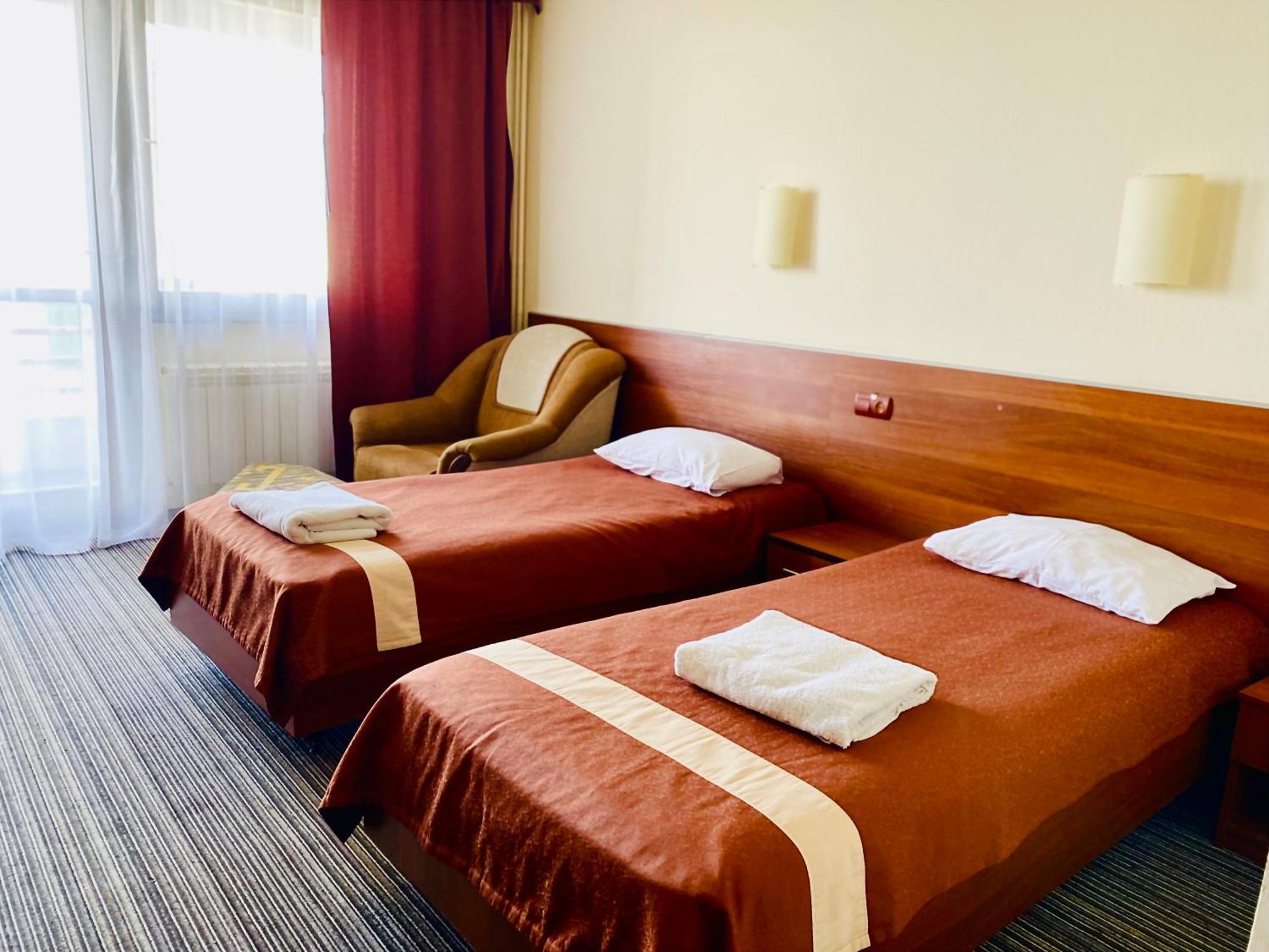 Intourist-Zakarpattia Hotel 乌日霍罗德 外观 照片